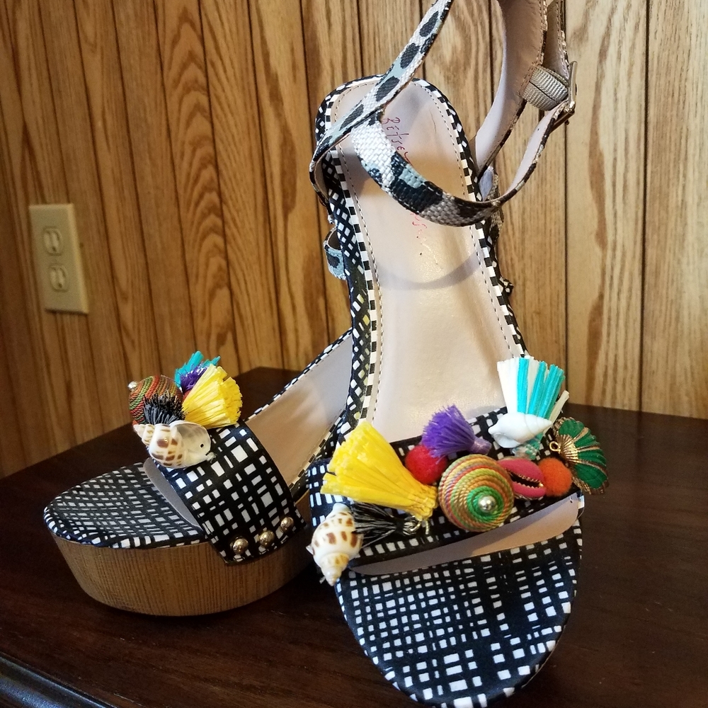 Women's shoes